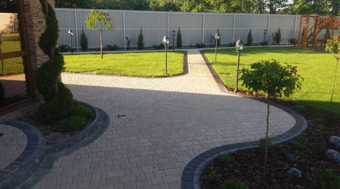 Garden paths paving blokcs